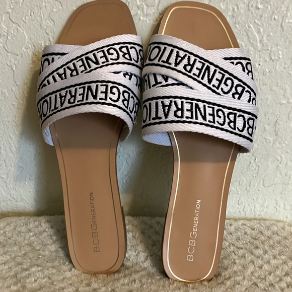 BCBGeneration Woman’s Size 9M
 Kala Slide Sandals Strong woven straps printed - Picture 4 of 7